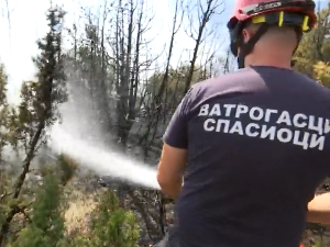 У Делиблатској пешчари тимови на опрезу,  и даље се гаси ватра на Столовима