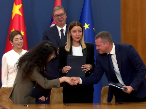Потписан споразум са кинеском компанијом о изградњи фабрике батерија у Инђији; Вучић: Ово је велика вест за нас