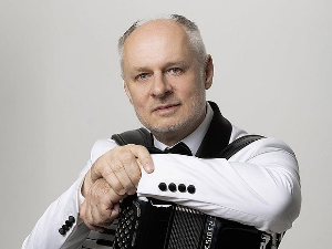 65. Драгачевски сабор трубача у Гучи: Солиста на хармоници Влада Пановић и Народни оркестар, са трубачким оркестром Дејана Јевђића и гостима, снимак