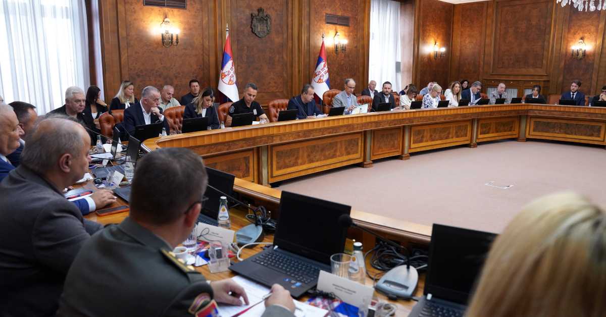 Дачић: Штаб забранио непотребну потрошњу воде, ситуација са пожарима и водостајем нешто боља