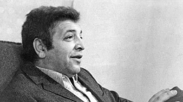 Новак Новак – Што ја волим позориште... али не у својој кући