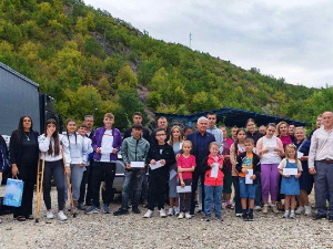 На Јарињу уручено 21 стипендија српској деци са КиМ, помоћ стигла из Републике Српске