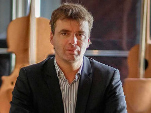 О Габријелу Фелцу: Између погледа
