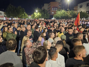 Нови протест у Приштини дан после пресуде вођама тзв. ОВК, мирно у српским срединама