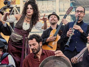 Barselona Gipsy Balkan orchestra, 1. део