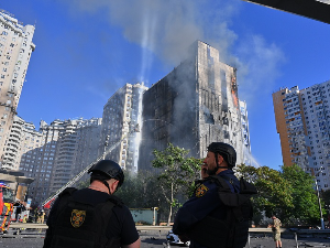 Макрон: Русијa извела хибридне нападе на Француску; Москва: Погођена три брода у Одеси и на Црном мору
