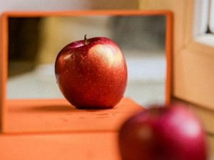 Из народне традиције ‒ огледало