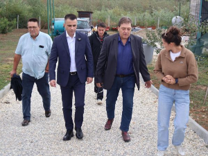 Од повратка у Србију до награђиваног вина: Милићевић посетио винарију Ање Џипковић