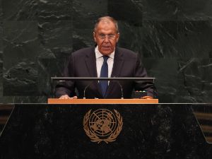 Лавров у УН: Запад угрожава животе милијарде људи, а од Србије тражи да се одрекне КиМ