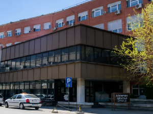 УКЦС: Пале плафонске плоче у празној просторији породилишта – бебе превентивно премештене, нико није повређен