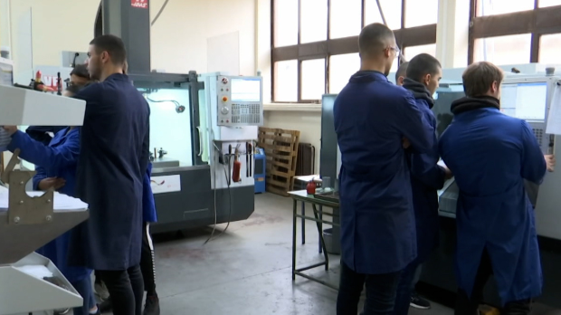 Iz školske klupe do radnog mesta - koja zanimanja kroz dualno obrazovanje traži tržište