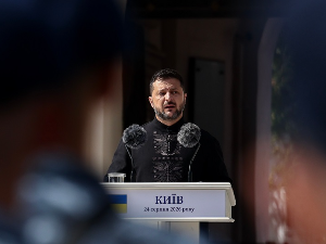 Зеленски: Спремни смо за крај рата, недовољна помоћ САД; напад на Омск, прекиди струје на Криму