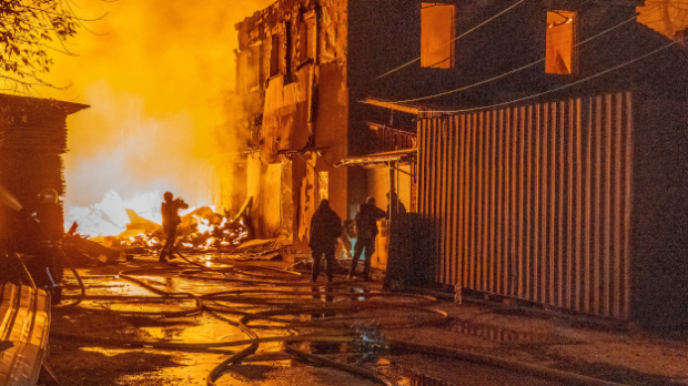 Најмање 13 погинулих у руском нападу на железничку станицу у Дњепру; страни новинари стижу у Аљошки