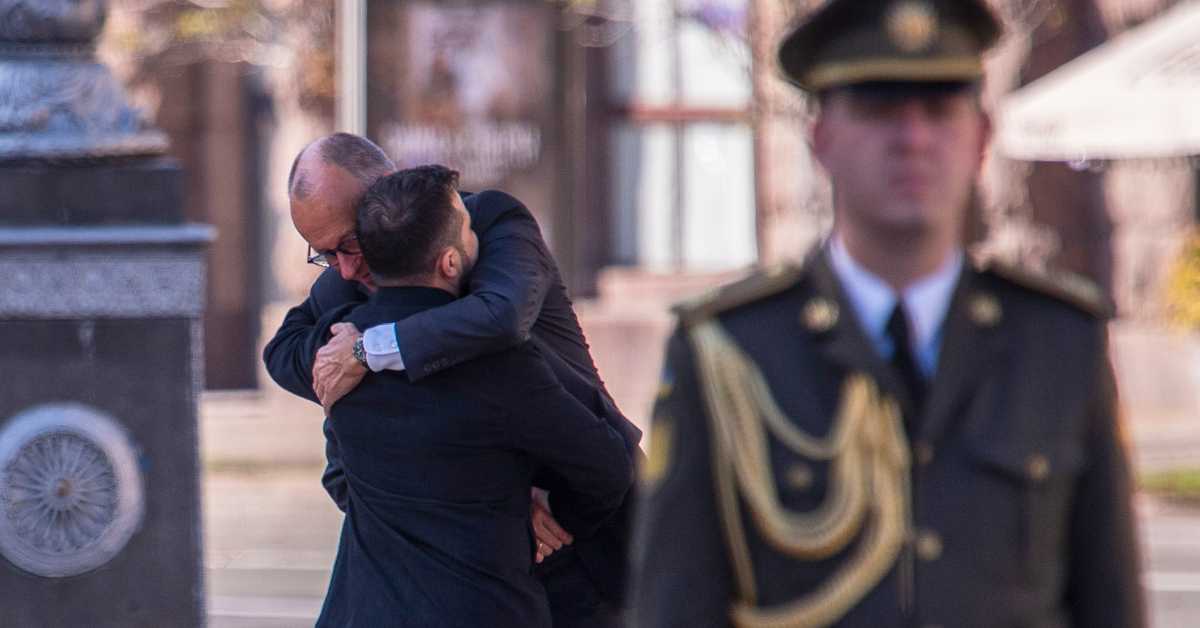 Нови удар на Северни мост на Дњепру; Мерц изненада у Кијеву; Захарова: Повратак на место злочина