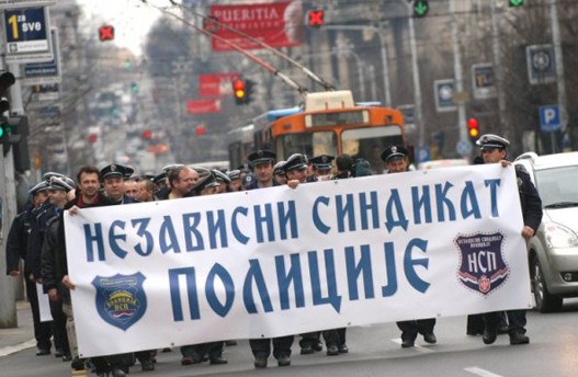 Део полиције и даље у штрајку