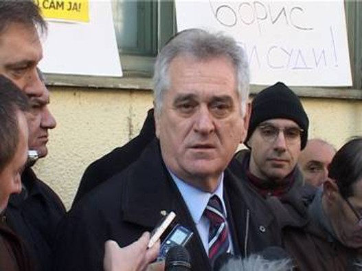 Посланици о хапшењу Веселиновића
