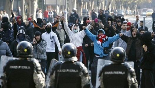 parada-druga.jpg parada-druga.jpg