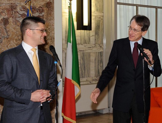 Vuk-Jeremic-Djulio-Terci.jpg Vuk-Jeremic-Djulio-Terci.jpg
