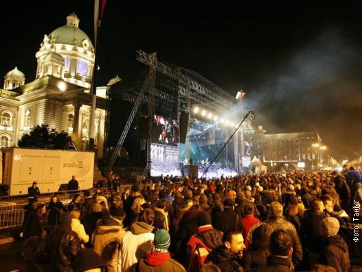 nova-godina-na-ulicama-i-trgovima-beograda.jpg nova-godina-na-ulicama-i-trgovima-beograda.jpg