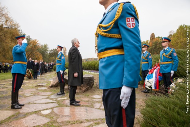 Председник Николић положио венац