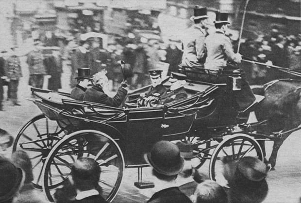 Адмирал Трубриџ и Никола Пашић приликом посете регента Александра Лондону 1916. године Адмирал Трубриџ и Никола Пашић приликом посете регента Александра Лондону 1916. године