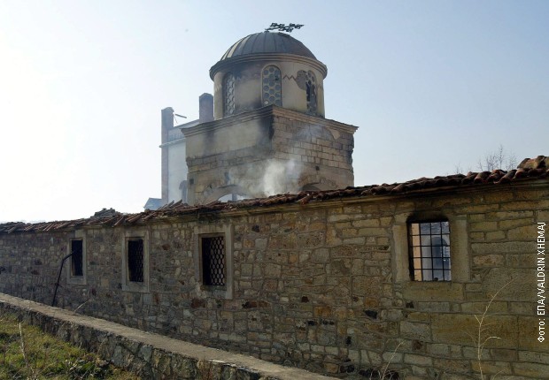 Изгорела српска црква у Приштини