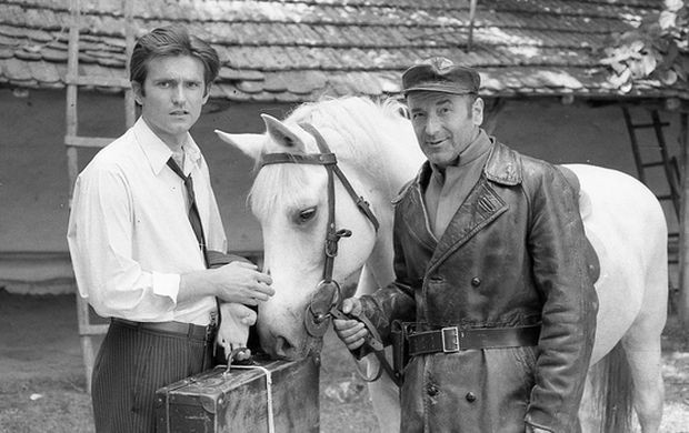 ''Пуцањ у шљививку преко реке''