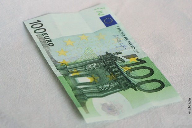 Objavljen broj telefona pomoću kojeg se možete prijaviti za pomoć od 100 evra Objavljen broj telefona pomoću kojeg se možete prijaviti za pomoć od 100 evra