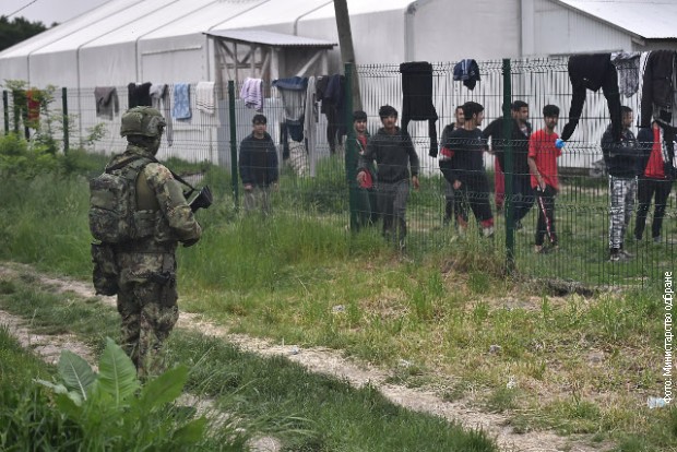 Војска обезбеђује три мигрантска пункта у Шиду