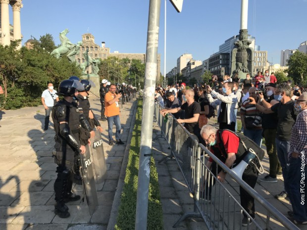 Demonstranti stigli do Skupštine Srbije