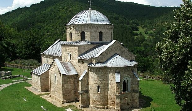 Manastir Gradac, zadužbina Jelene Anžujske Manastir Gradac, zadužbina Jelene Anžujske