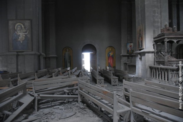 Оштећена је и Црква Светог Христа Спаситеља позната као Казанчецоц, симбол града Шуши