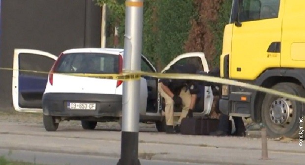Policija pretražuje sumnjivo vozilo