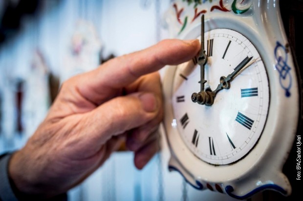 Počinje zimsko računanje vremena, kazaljku na satu pomeramo jedan sat unazad