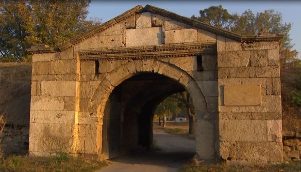 Glavna kapija na tvrđavi Fetislam Glavna kapija na tvrđavi Fetislam