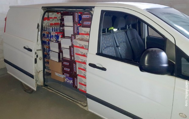 Kombi pun prehrambene robe bez dokumentacije