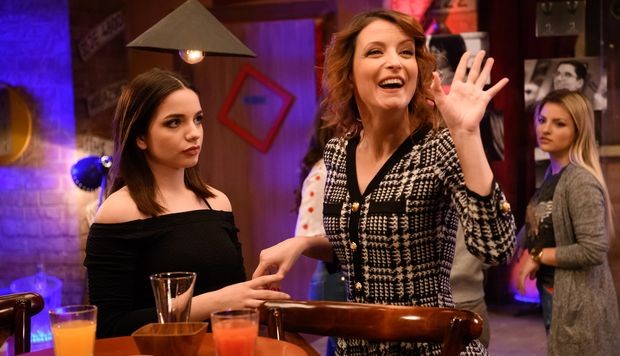 Јана Недељковић (Ана) и Јелена Ступљанин Мили)