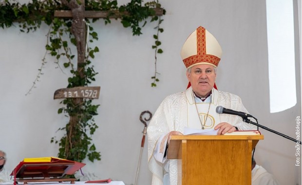 Biskup Košić:Potres teško predvidiv,ne možemo se boriti kao protiv Srba