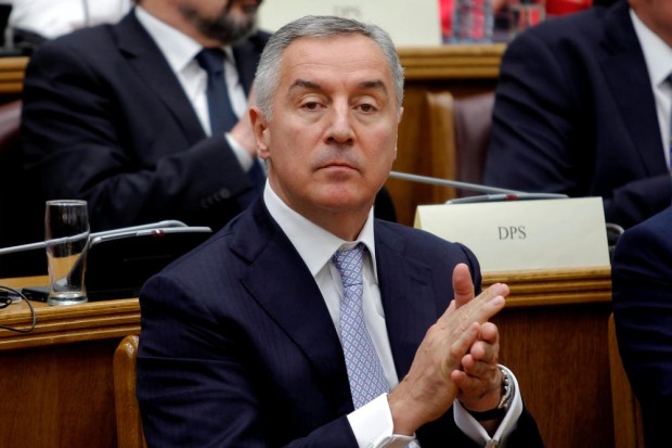 Đukanović: Neću potpisati razrešenje načelnika Generalštaba Vojske Crne Gore Đukanović: Neću potpisati razrešenje načelnika Generalštaba Vojske Crne Gore