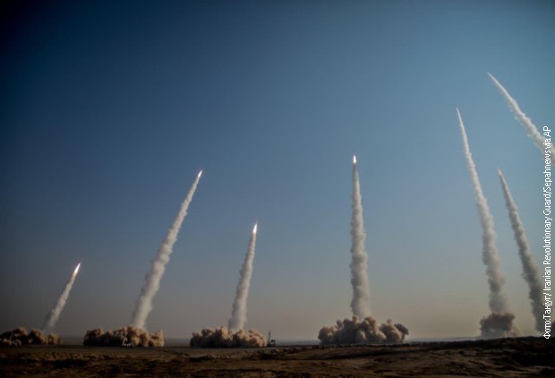 Balističke rakete i dronovi na vojnoj vežbi u Iranu