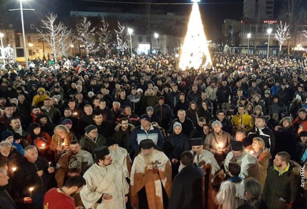 Sud vratio na posao nastavnicu koja je deci pričala o litijama
