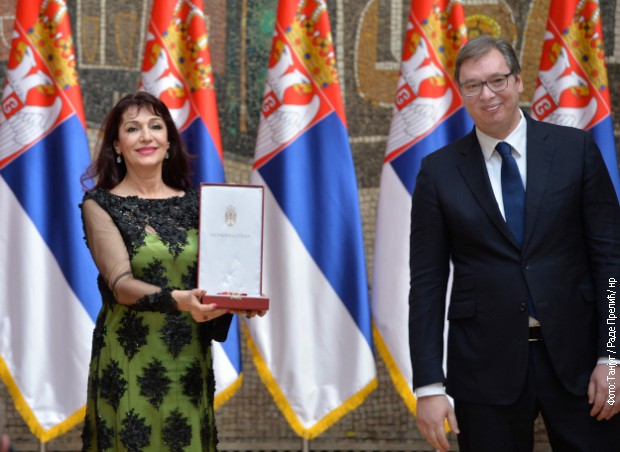Orden Karađorđeve zvezde prvog stepena dobila je Jadranka Jovanović Orden Karađorđeve zvezde prvog stepena dobila je Jadranka Jovanović