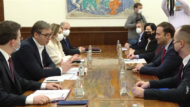 Vučić sa ministrom spoljnih poslova Severne Makedonije