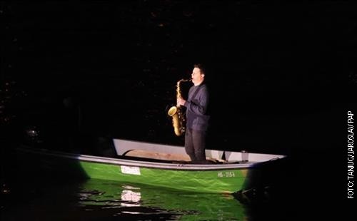 Надреална филмска сцена изнад Новог Сада