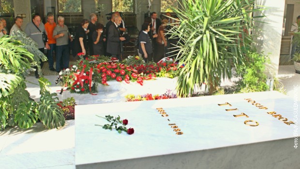 Titov grob u Kući cveća Titov grob u Kući cveća