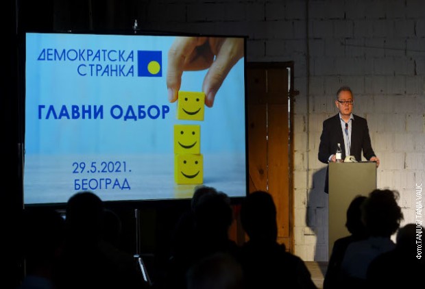 Lutovac: Jedini pravi dijalog je onaj uz posredstvo EP Lutovac: Jedini pravi dijalog je onaj uz posredstvo EP