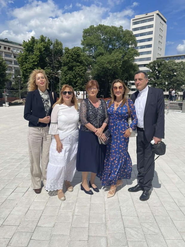 Проф. др мед. Надежда Басара са супругом Браниславом, Тијана Паунковић, Драгица Гачић и Сузана Гвозденовић Пузовић 