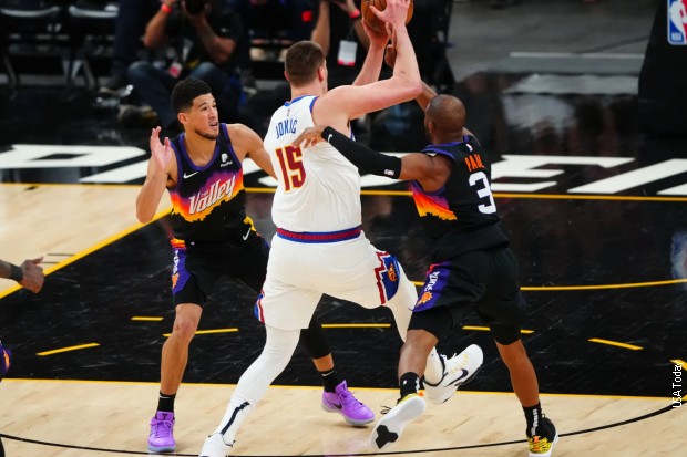 Jokić nije mogao sam protiv razugranih Sansa Jokić nije mogao sam protiv razugranih Sansa