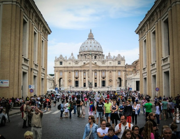 Presedan u Italiji – Vatikan zatražio izmenu zakona protiv homotransfobije