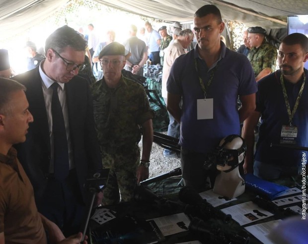 Vučić u Kragujevcu: Vojska za par meseci dvostruko snažnija nego danas